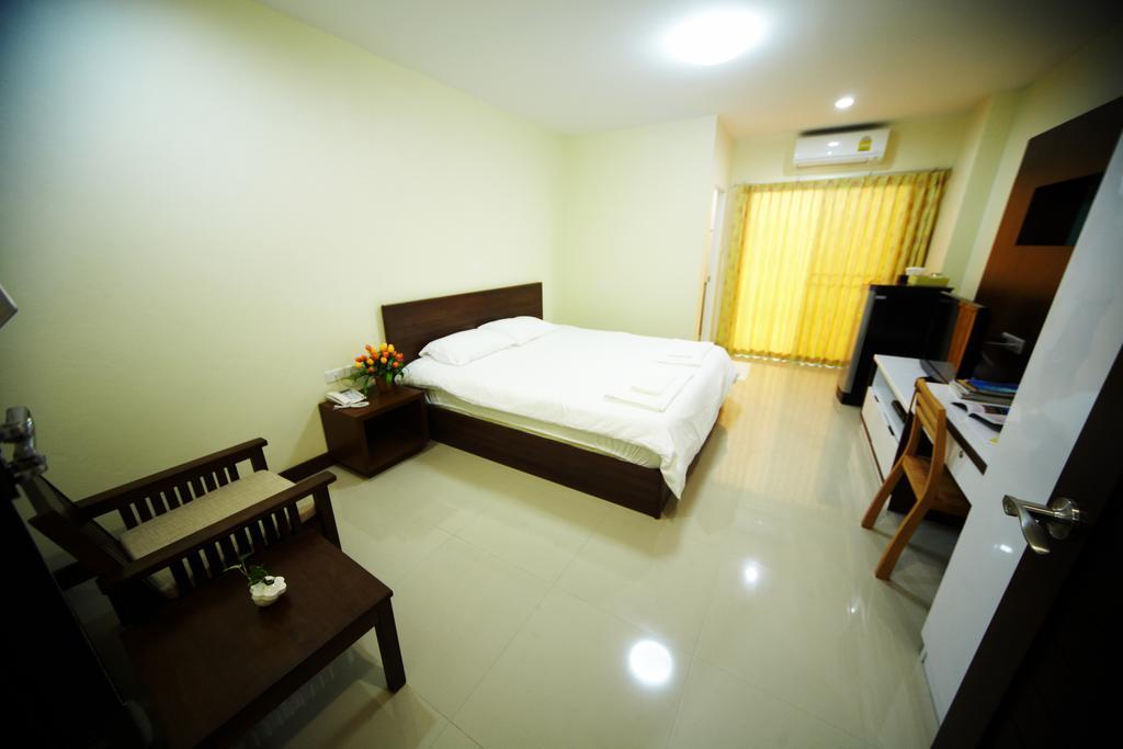 Central Place Serviced Apartment Chonburi Pokoj fotografie